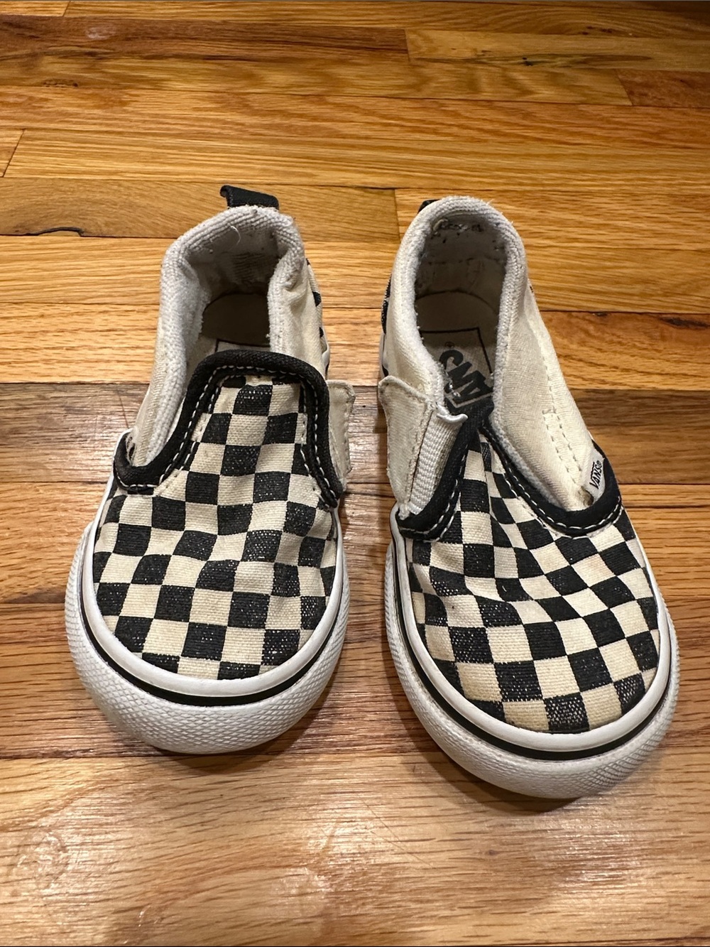 Vans Toddler Checkerboard Slip-On Sneakers - Black and White size 6.5